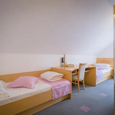 Nena krevet i doručak 3*