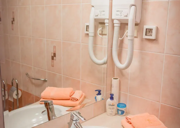 Nočitev z zajtrkom Nena 3*