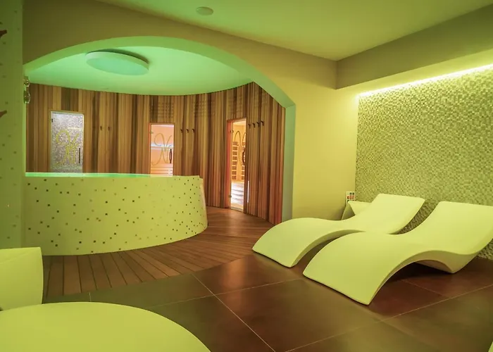 Nena Nočitev z zajtrkom 3*